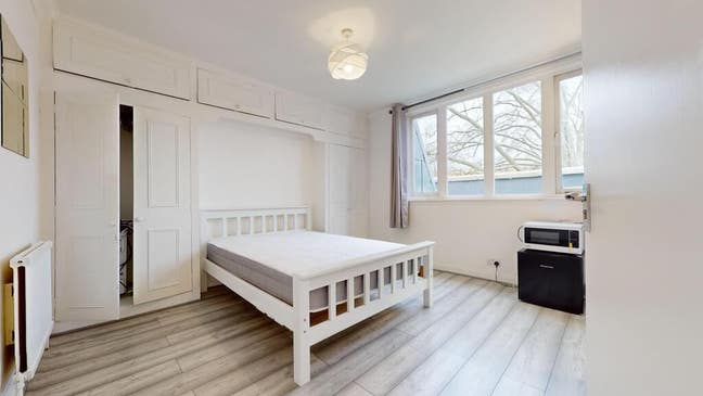 A newly-refurbished 5 bedroom flat near Bayswater Main Photo