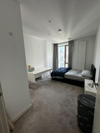 Luxury Room Royal Wharf+ gym+swimming pool, sauna. Main Photo