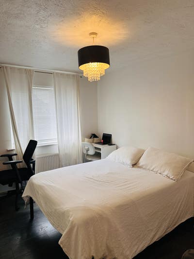 3Bedrooms Lovely House@E6/Becton Main Photo