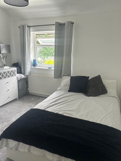 Double room in house in Stockport  - female only Main Photo