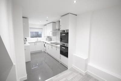 Stunning En Suite Double Room in C. Wharf! Main Photo