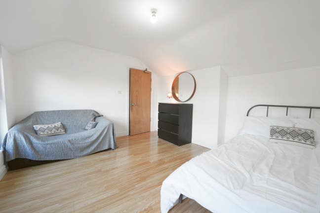 Bright Rooms near Central London  Main Photo