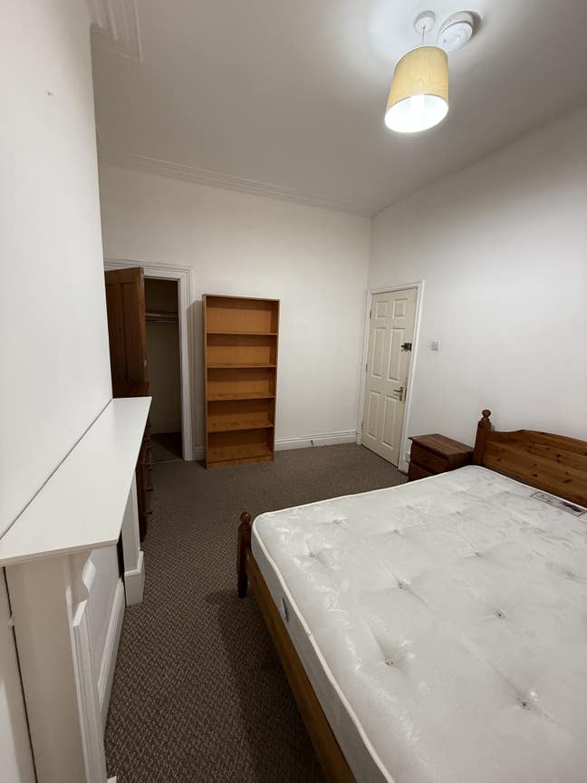 Double Room – £600 / £650 for couples – Bournville Main Photo