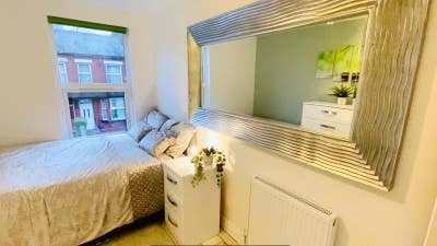 REDUCED  double room Fallowfield House Main Photo