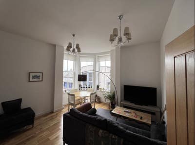 Lovely 2 bed/2 bath flat on Canal Path – £700pcm Main Photo