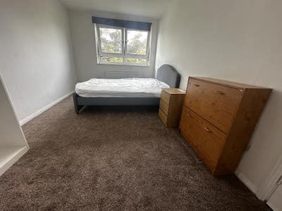 Large & Spacious Double Room – All Bills Included Main Photo