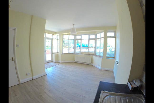 3 Bed Flat - Available Now Main Photo