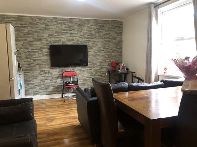 Ensuite Roomm available NN1 Main Photo