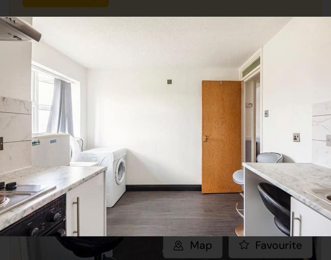 Large Double Room available for rent at Woolwich Main Photo