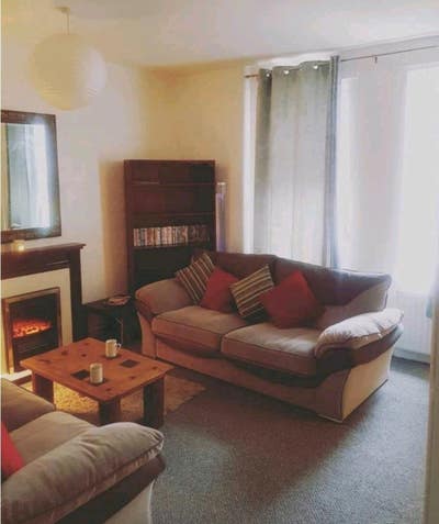Room in spacious home. Female only  Main Photo