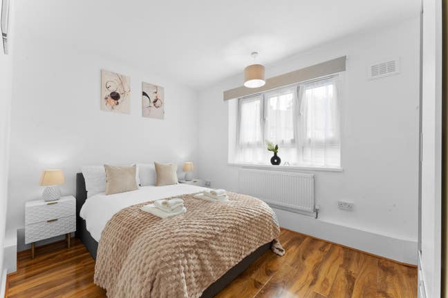 Short-Term Let - Excel/ Canning Town Main Photo