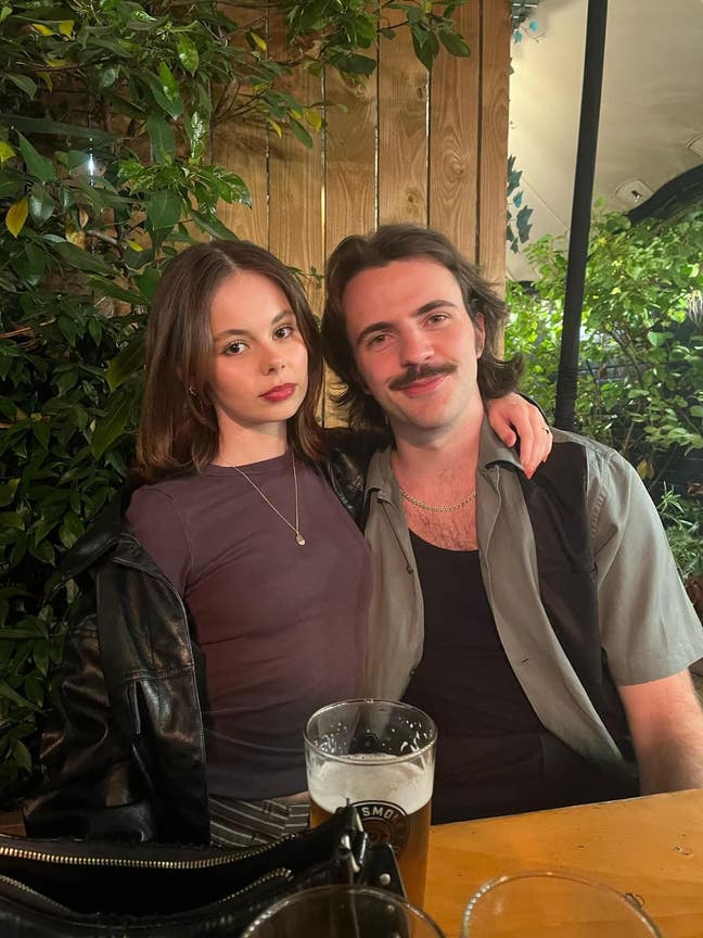 Frankie + Ellie looking for a home! Main Photo