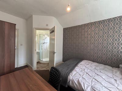 Ensuite double bedroom available now  Main Photo
