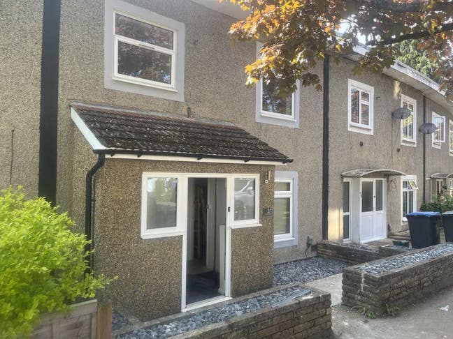 Fully furnished double room available for rent Main Photo
