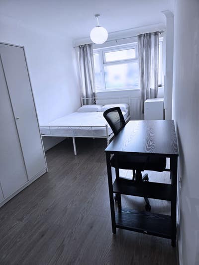 Double Room Leamington Spa Main Photo