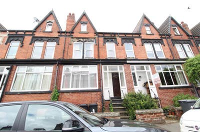 A one bedroom apartment in Roundhay Main Photo