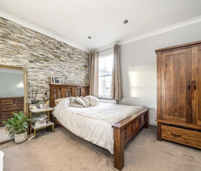 Large double room available in Earlsfield Main Photo