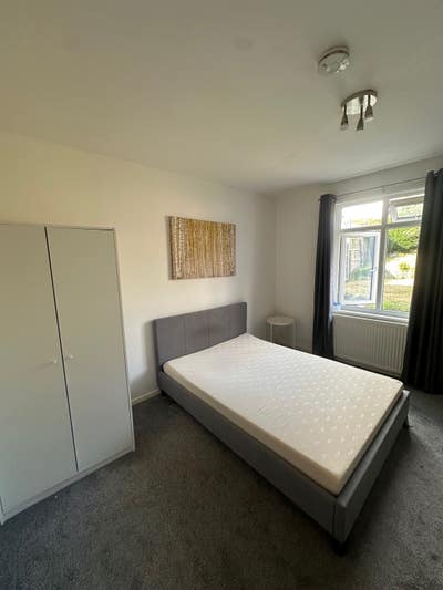 Spacious Double Room with Garden Access Main Photo