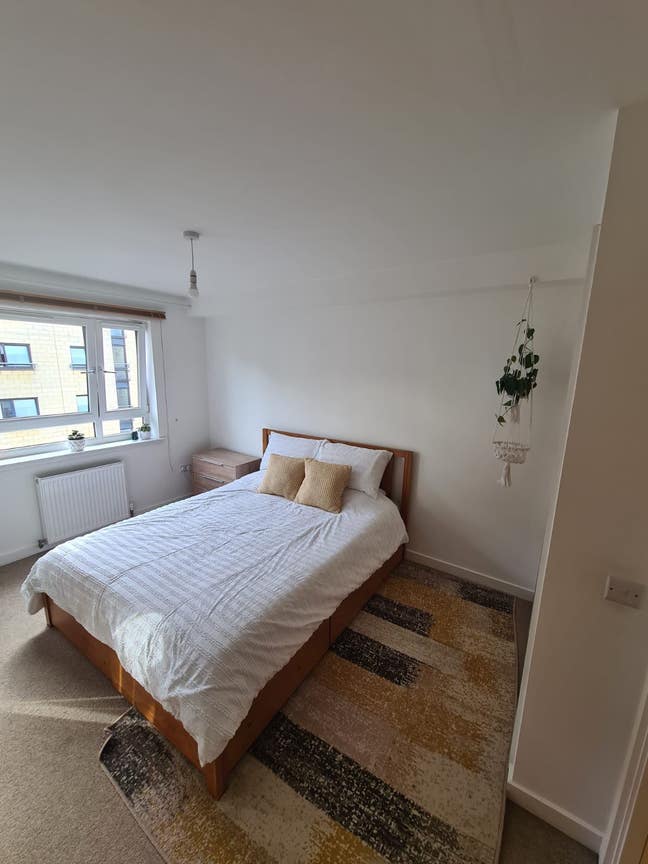 Double Room with Own Bathroom Rent £675pcm Main Photo