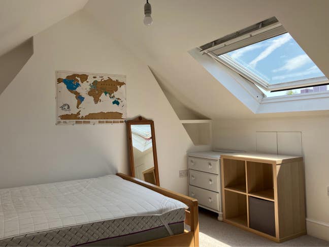 Double  room in Blackhorse Road flat available now Main Photo