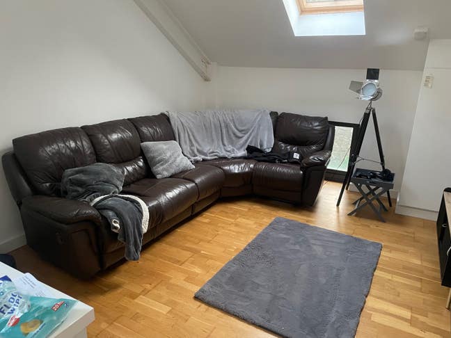 Room I’m Clifton Main Photo