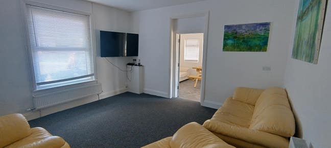 Various (only one left) onsuite Rooms Available  Main Photo