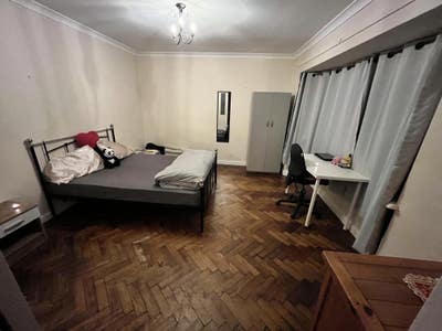 Large Double room available Main Photo
