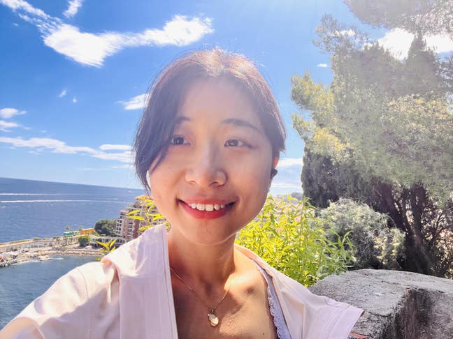 Professional Female seeks a room Main Photo