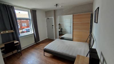 Ensuite room available in Normanton  Main Photo