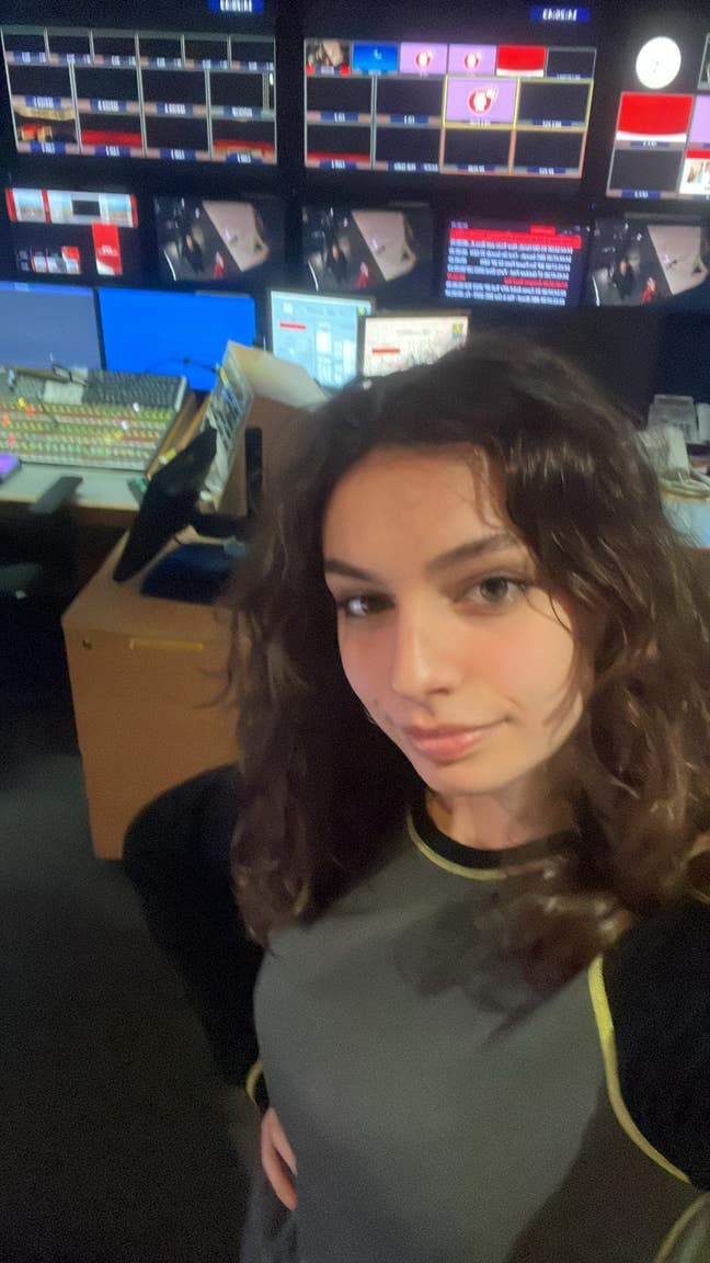 Hi! I’m a 24-year-old professional who just... Main Photo