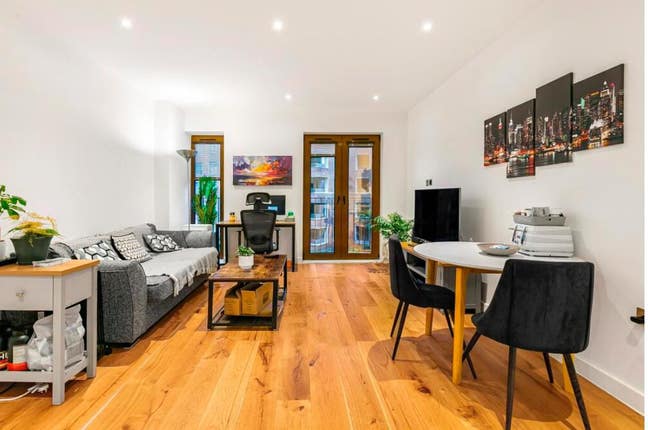 Modern & Cozy flat in St Albans+free parking Main Photo