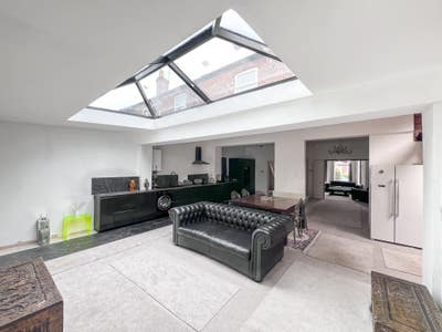 Lovely Room to Let in Levenshulme!  Main Photo