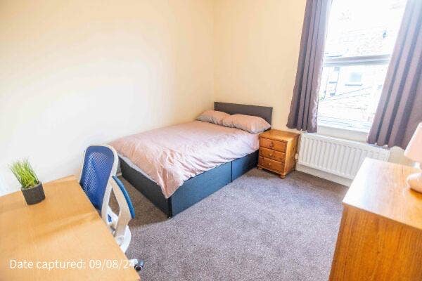 2-bed house available August - 20 Lamel St  Main Photo