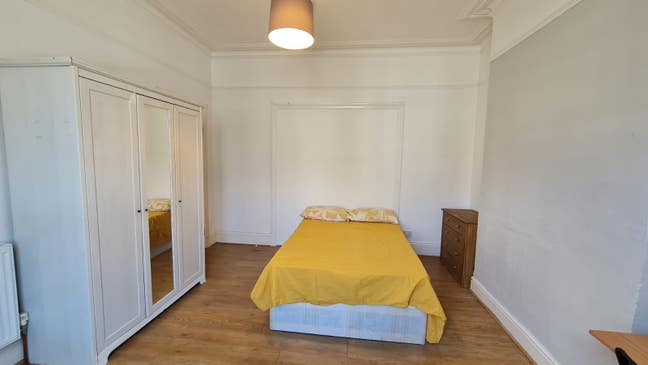 Low Deposit Room, Prime Location Near Transports Main Photo