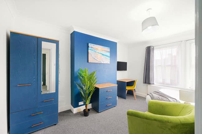 Ealing 27 - A Beautiful Modern Home Main Photo