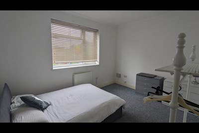 Double room to rent in an HMO Main Photo
