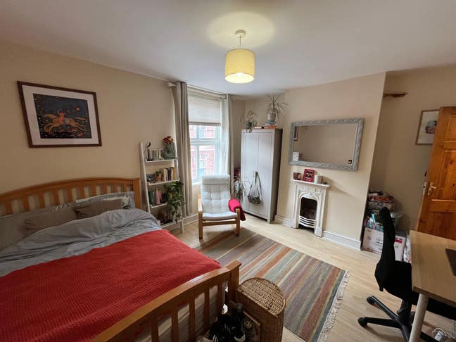 Central, Spacious, Vegetarian House Share Main Photo