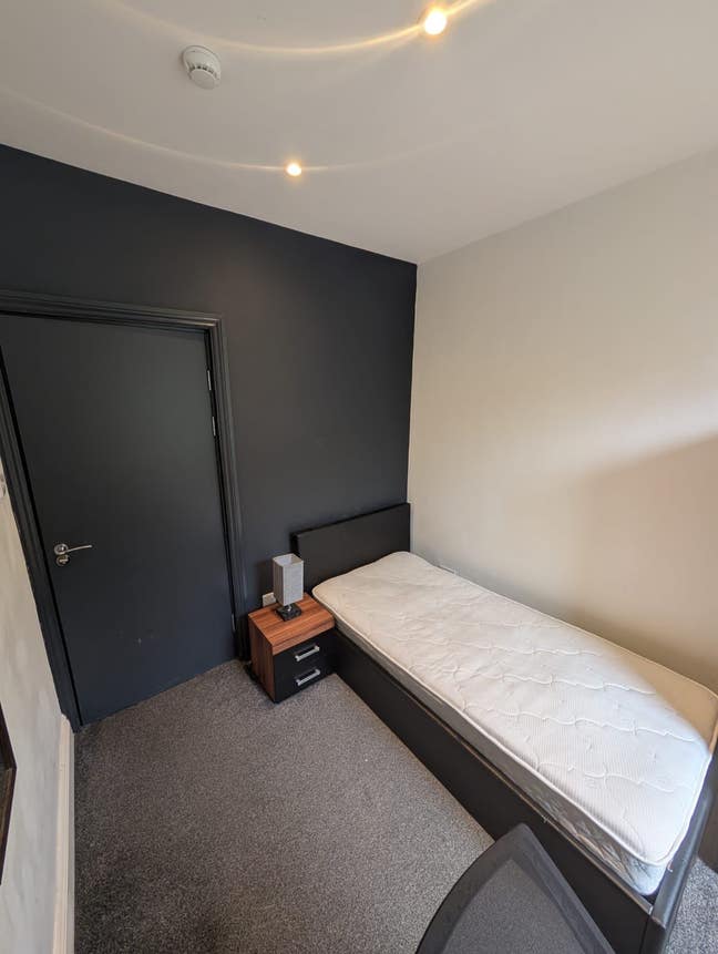 En Suite Double Bedroom - Atkinson Rd, Newcastle  Main Photo