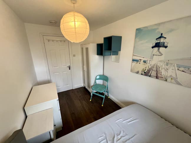 *****Perfect single room in FELTHAM*****  Main Photo