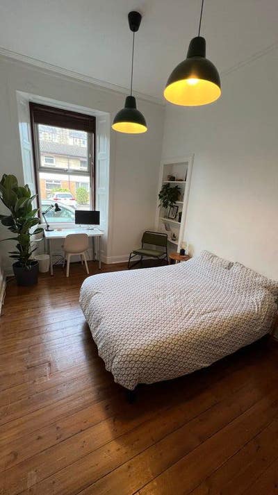 Double room in shared flat with garden near Leith Main Photo