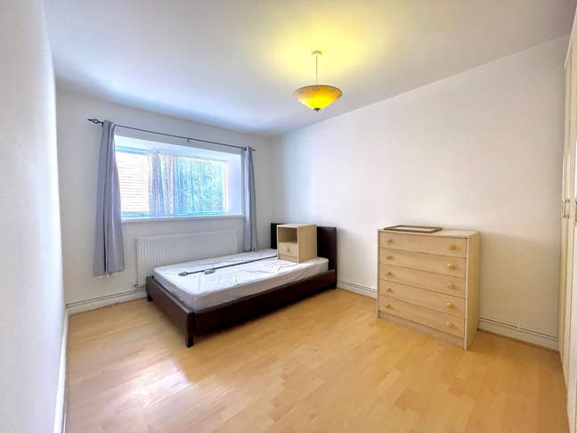 Two bedroom flat available for rent in Palmers Main Photo