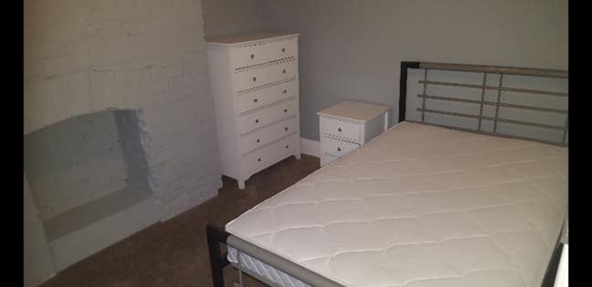 Large Double Room Main Photo
