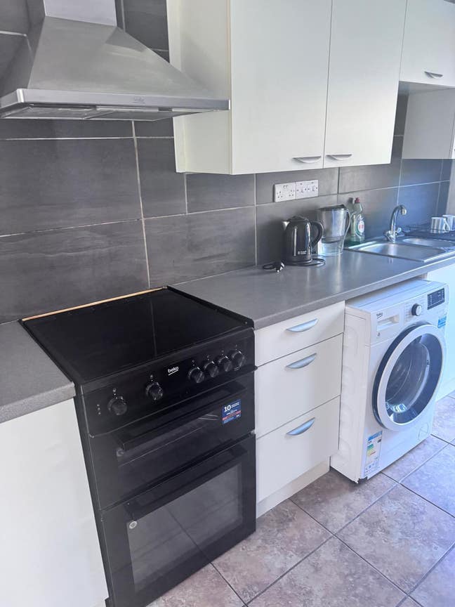 2/3 bedroom house to rent  Main Photo