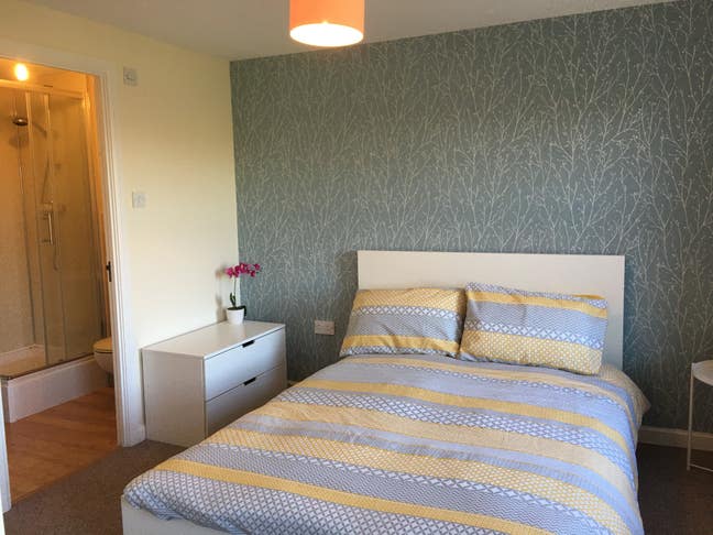Beautiful Double en-suite Room Central Ashford Main Photo