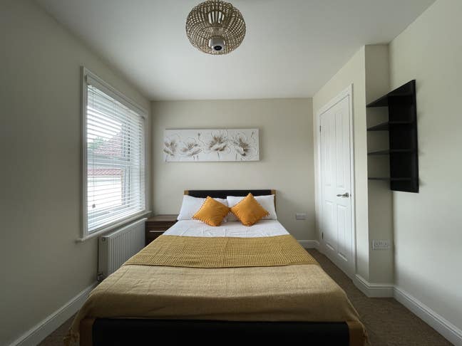 2 x Double Rooms | Great Location 🏠 Free Rent* Main Photo