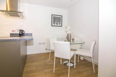 # Modern Apartment - Room for Single Use  Main Photo