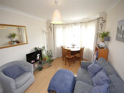 Two bedroom flat to rent on Easter Dalry Drive Main Photo