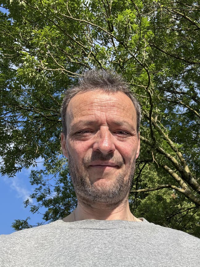 I am a professional considerate and kind 46 y... Main Photo