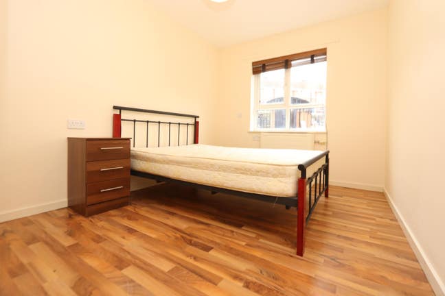 Room in London Bridge–Ready for Fast Move-In!  Main Photo