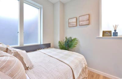 Luxury shared room Main Photo